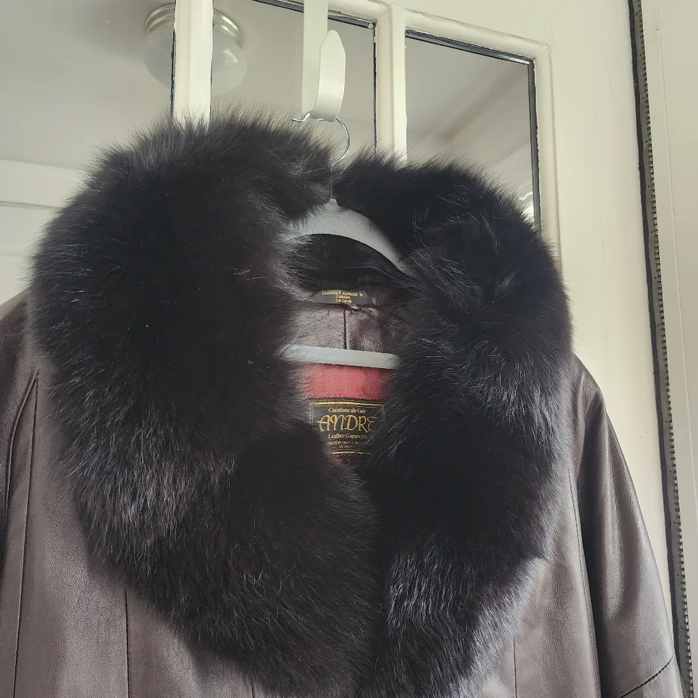 Andre Vintage 80's Brown Leather Coat with Black Faux Fur Collar - Picture 2 of 11